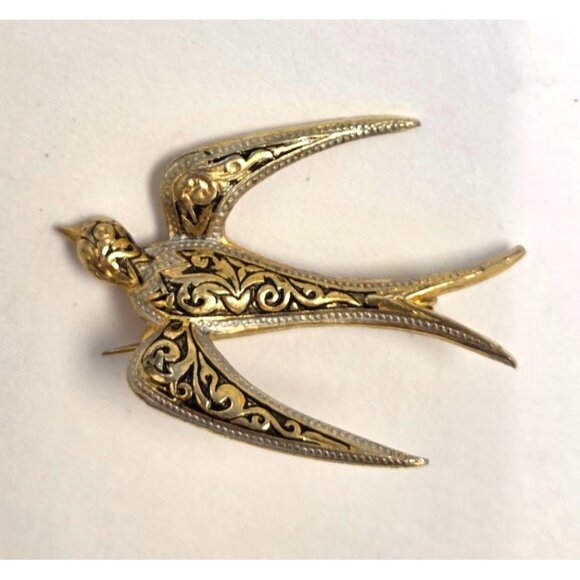 Vintage Gold Tone Damascene Swallow Bird Brooch With Intricate Black Enamel Deta - Picture 1 of 2